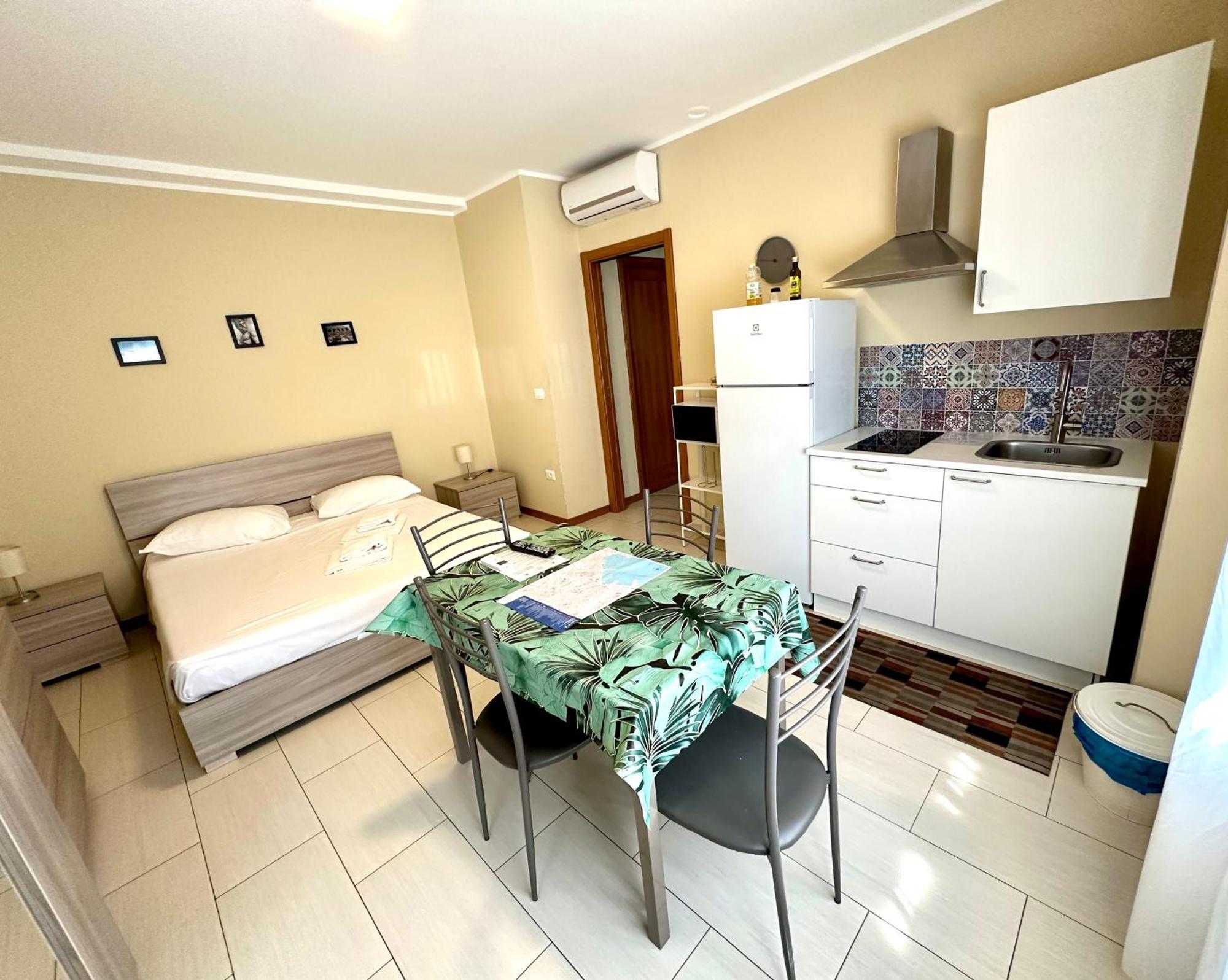 Aparthotel Grab A Flat In Coroneo Trieste Esterno foto